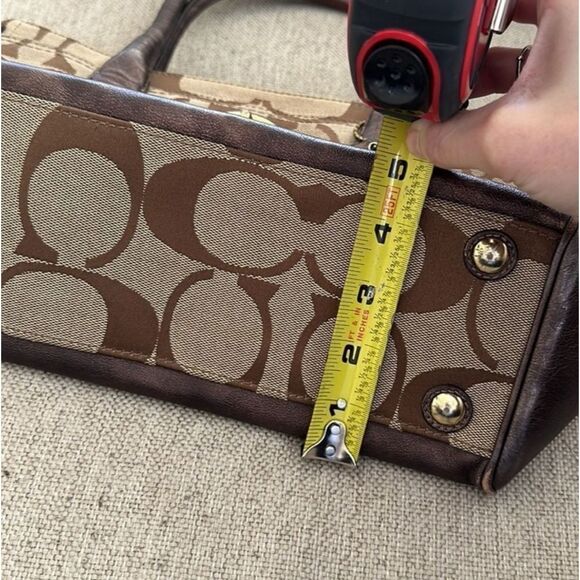 Vtg Coach Signature Shoulder Tote Purse Pockets Pouches Twist Lock Blue Interior - Picture 16 of 16